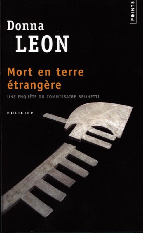Couverture actuelle de Mort en terre étrangère
